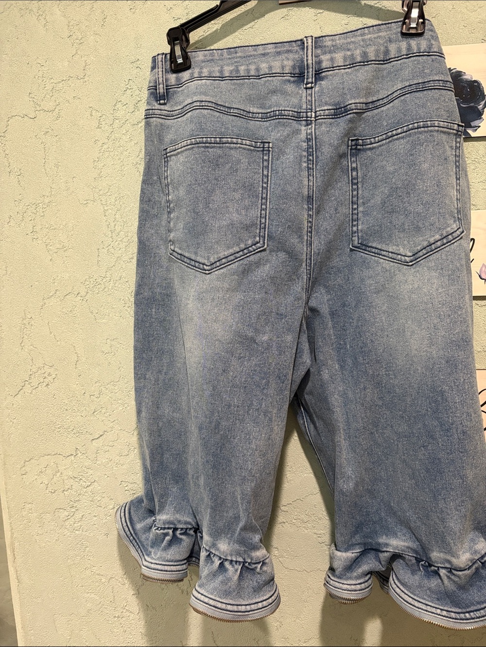 Light Wash Ruffle Hem Denim Capri Pants